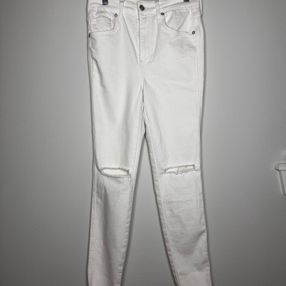 We The Free White Distressed Raw Hem Jeans – Size 27